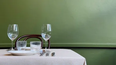The dining setting at Staġuni