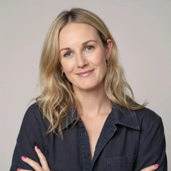 elise cullen headshot