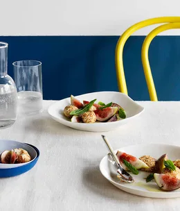 Honey yoghurt cheese with toasted sesame seeds, figs and mint
