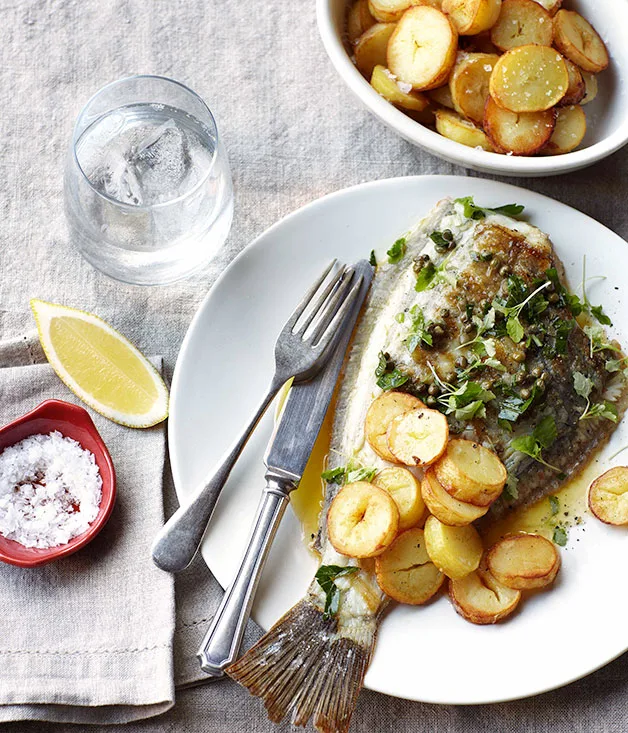 Grilled sole with lemon, capers and parsley