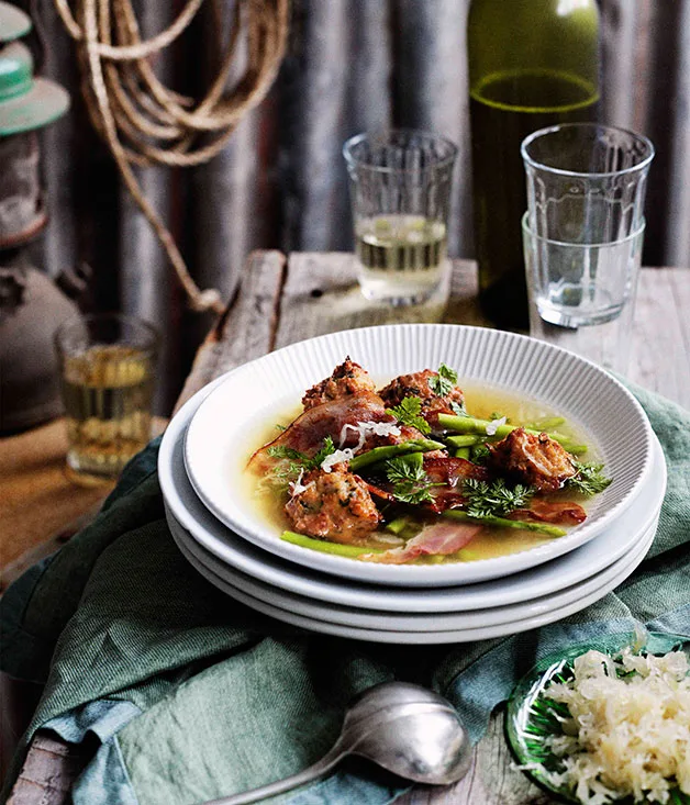 Speckknöedel in smoked chicken broth