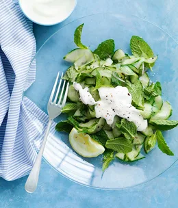 Crunchy cucumber with yoghurt and mint