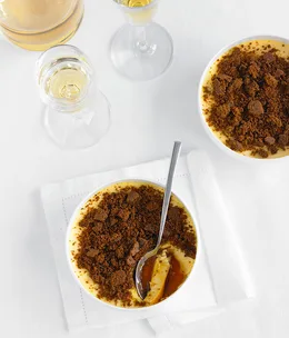 Leche flan with gingerbread crumbs