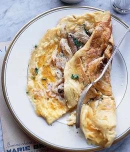 Blue swimmer crab omelette