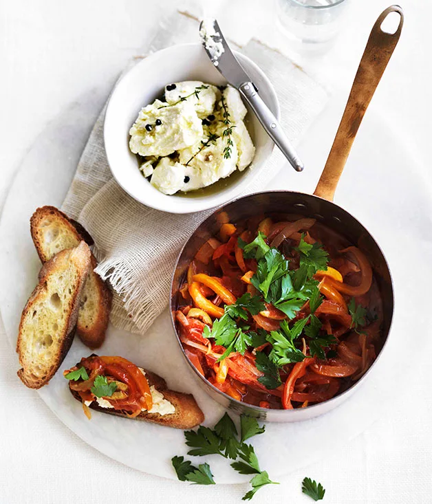 Pipérade with soft cheese and toasted baguette