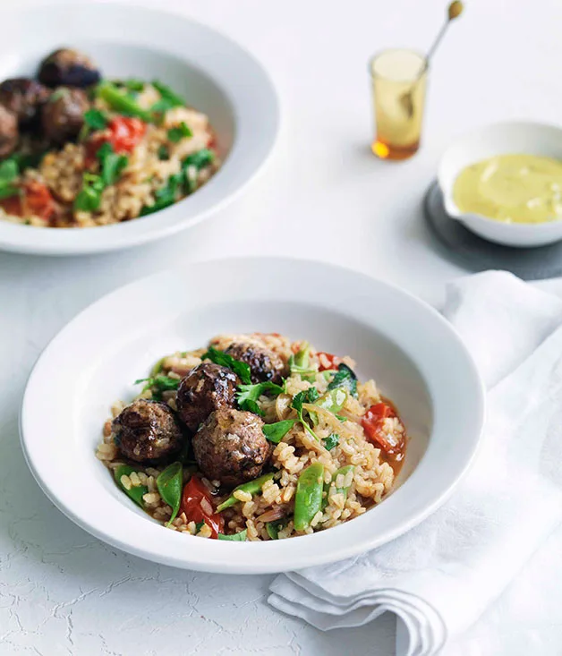 Albóndigas with rice and flat beans