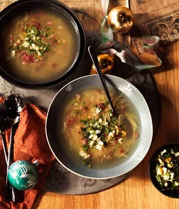 Jamón and pasta soup with mint (Sopa de picadillo)