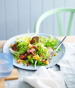 Duck liver salad with bacon and Sherry