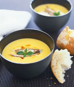 Crab and sweetcorn soup