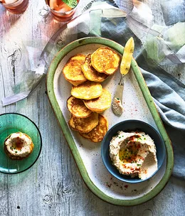 Carolina rice cakes with boiled-peanut hummus