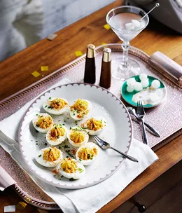 Devilled eggs with togarashi