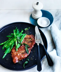 Lemon saltimbocca with green beans