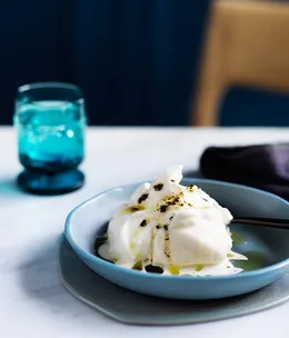 Soft meringue with ice-cream and kelp oil recipe