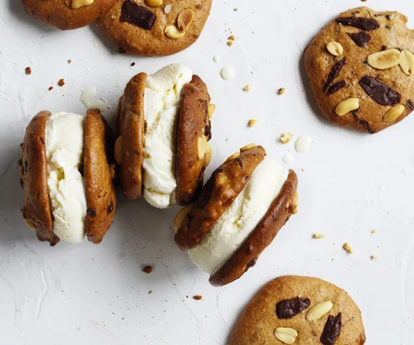 Choc-chip peanut butter cookies