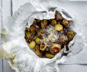 Baby potatoes with butter, mint and pancetta