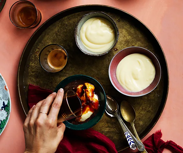 Milk pudding in espresso