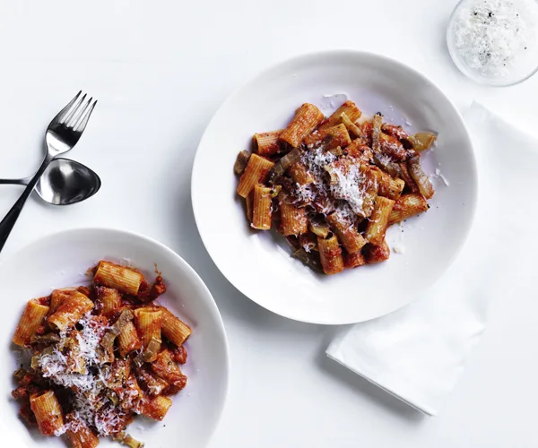 Rigatoni with tomato sauce, guanciale and Pecorino Romano (Rigatoni all'amatriciana)