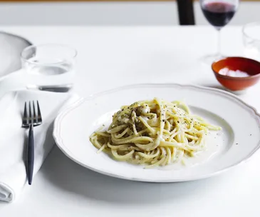 Spaghettoni con cacio e pepe