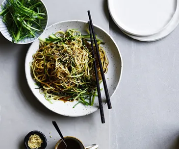 Shanghai-style chilled noodles