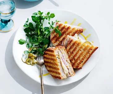 Quick-pickled cucumber for ham and cheese toasties