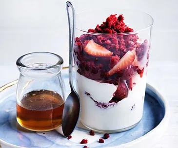 Raspberry yoghurt slushie