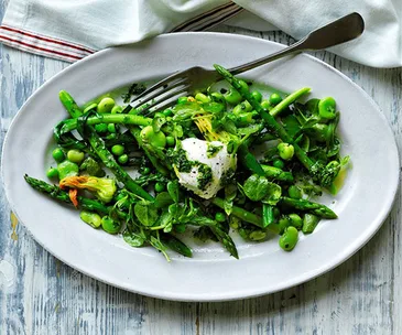 Salade printemps with goat’s curd and herb vinaigrette