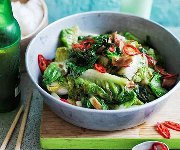 Stir-fried lettuce with bacon