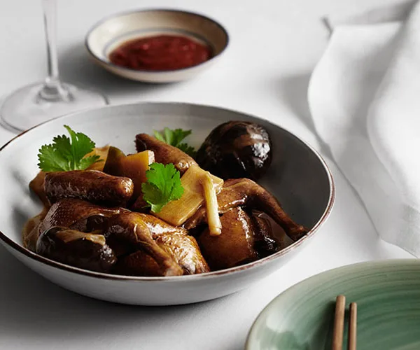 Braised squab with oyster sauce and shiitake mushrooms (tung ku wat yu kap)