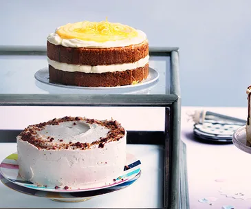 Lemon curd sponge cake