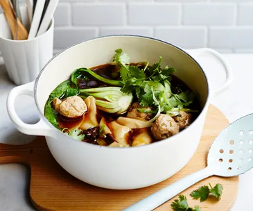 quick wonton soup in big white pot