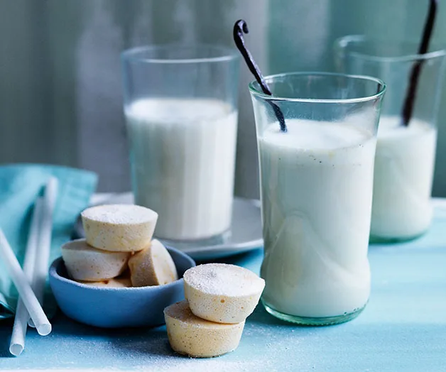 Vanilla milk with salted caramel marshmallows