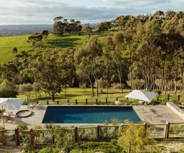 Uncork connection: 5 romantic getaways in the Adelaide Hills for starry-eyed bliss