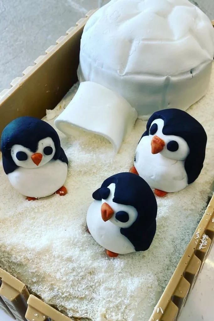 penguin cake