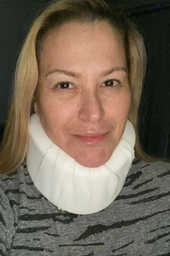 anastacia-neck-surgery