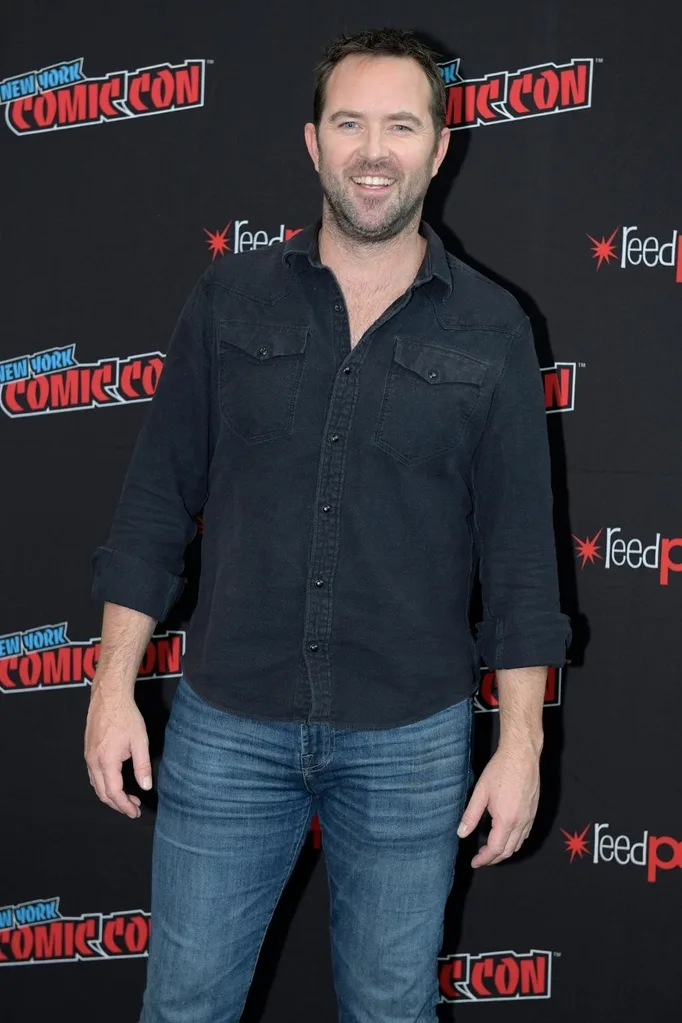 Sullivan Stapleton