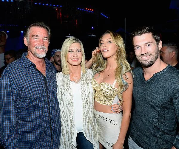 olivia-chloe-family
