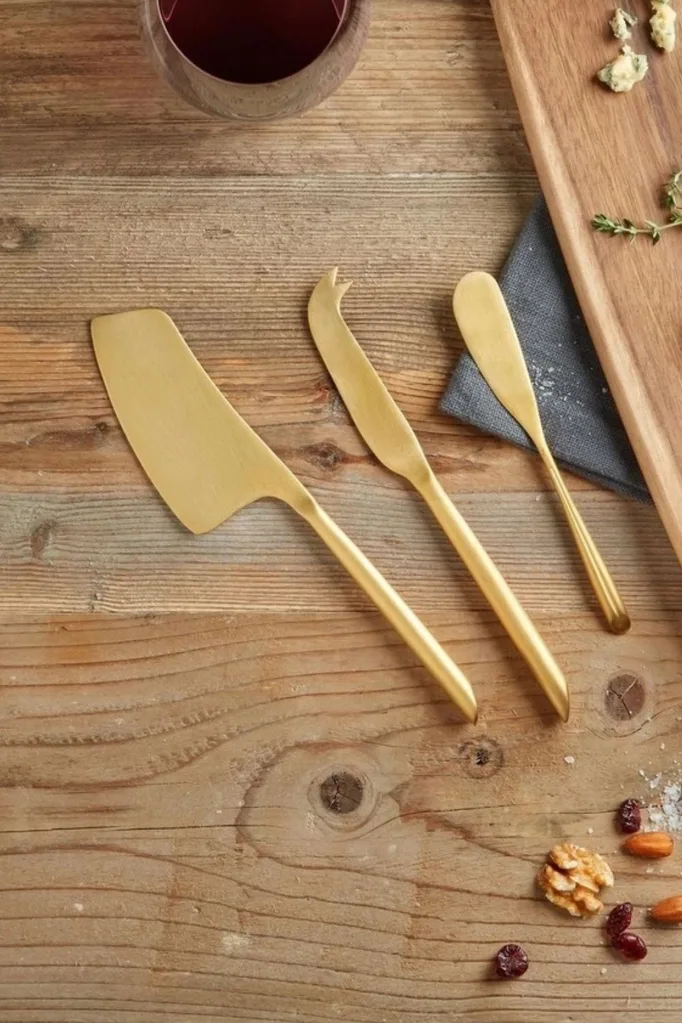 gold-cheese-knives