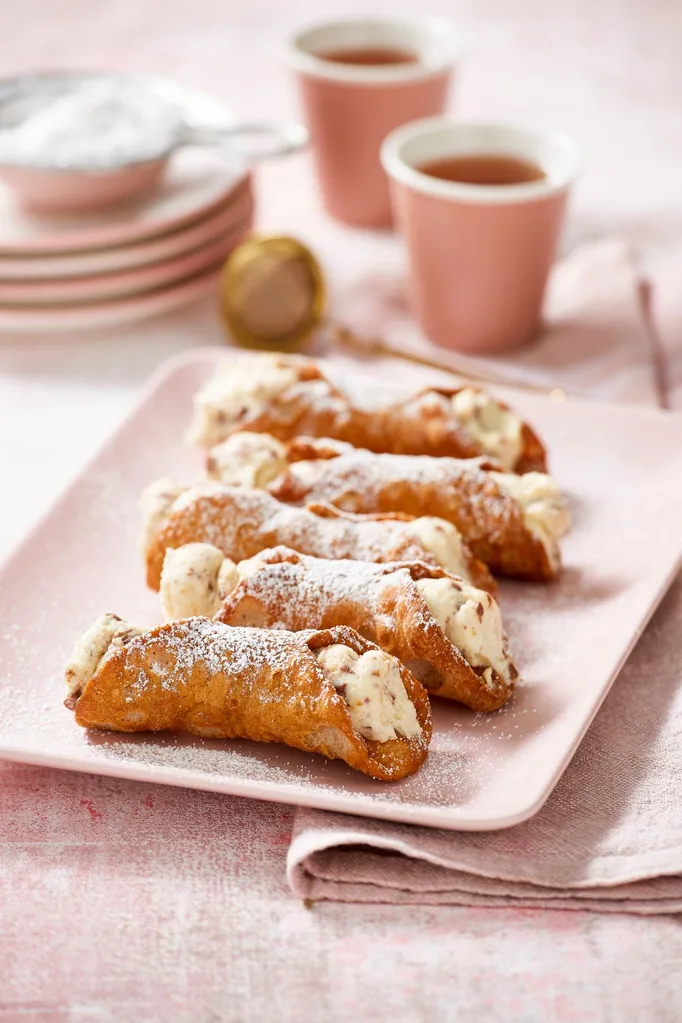 chocolate-hazulnut-cannolis