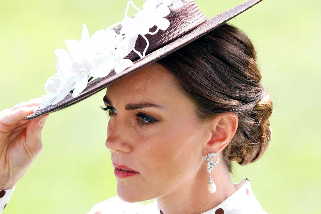 princess-catherine-floral-hat