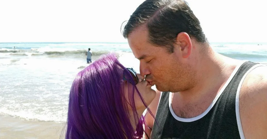 Two women and man in ‘thruple’ relationship reveal they’re expecting a baby!