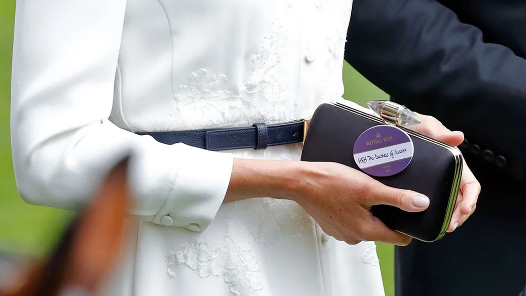 Meghan Markle chose to place her name tag on her handbag