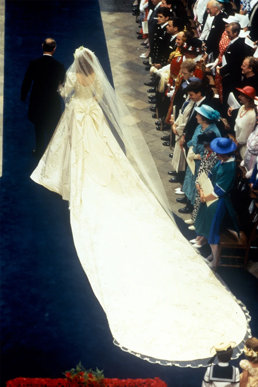 Fergie's wedding dress pictures hotsell