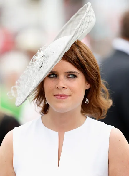 Princess Eugenie royal wedding 2018 flowers