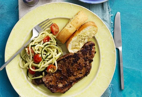 Steak with pesto zoodles