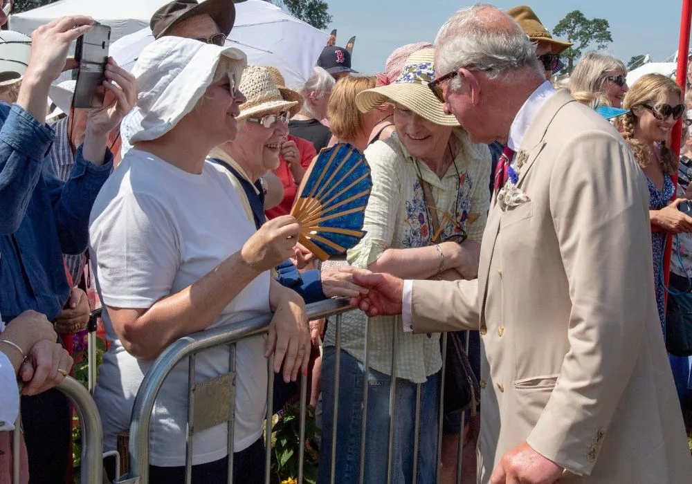 charles meets fans