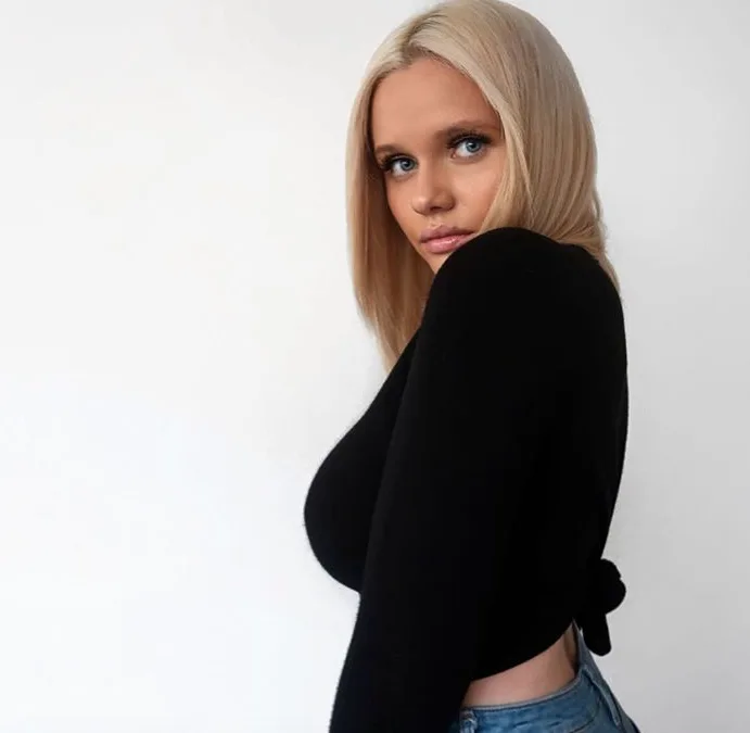 Alli Simpson