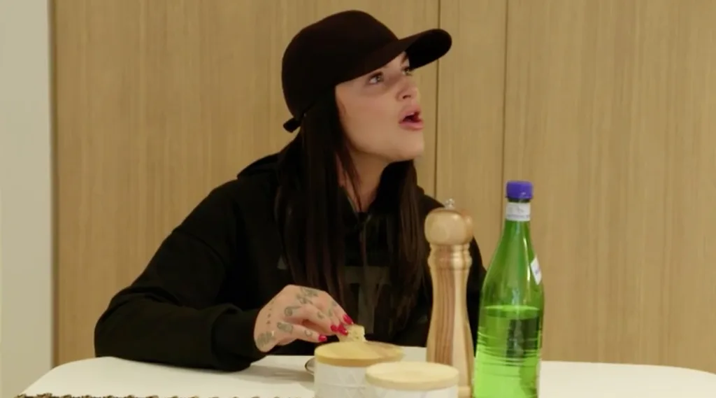 You could feel the tension rising as the pair started chatting about the ceremony’s events, with Amanda saying she felt like the experts made her feel validated in how she’d been feeling – which was that Tash hadn’t been giving her any emotion or affection.
