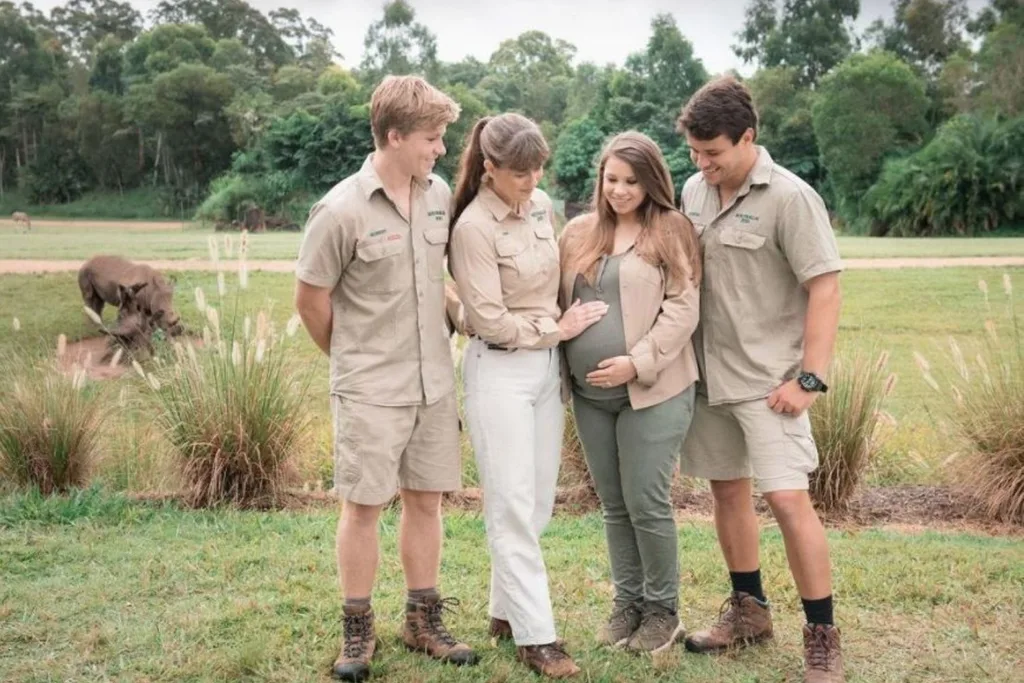 Bindi Irwin Rovert Irwin Chandler Powell Terri Irwin