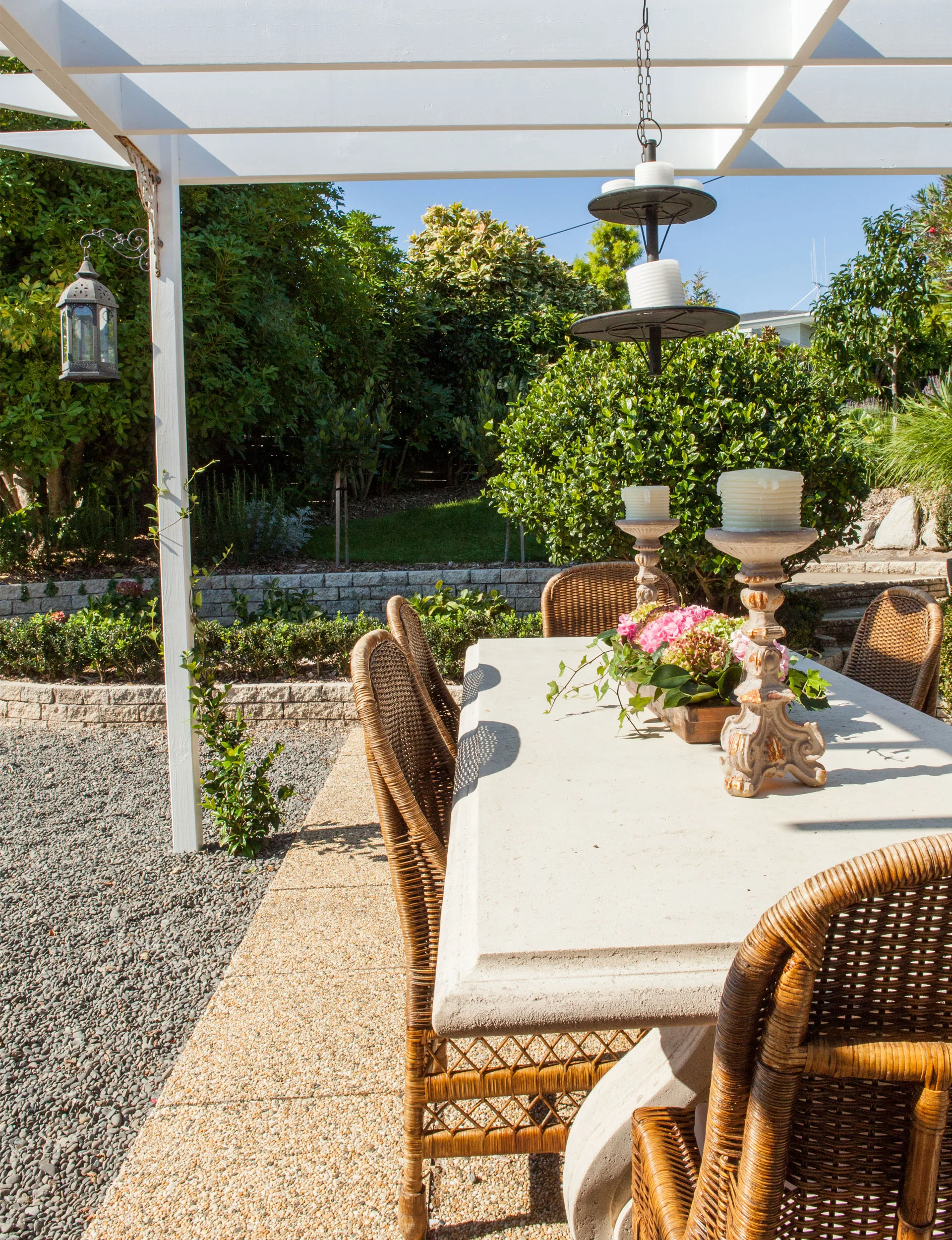 Outdoor table setting