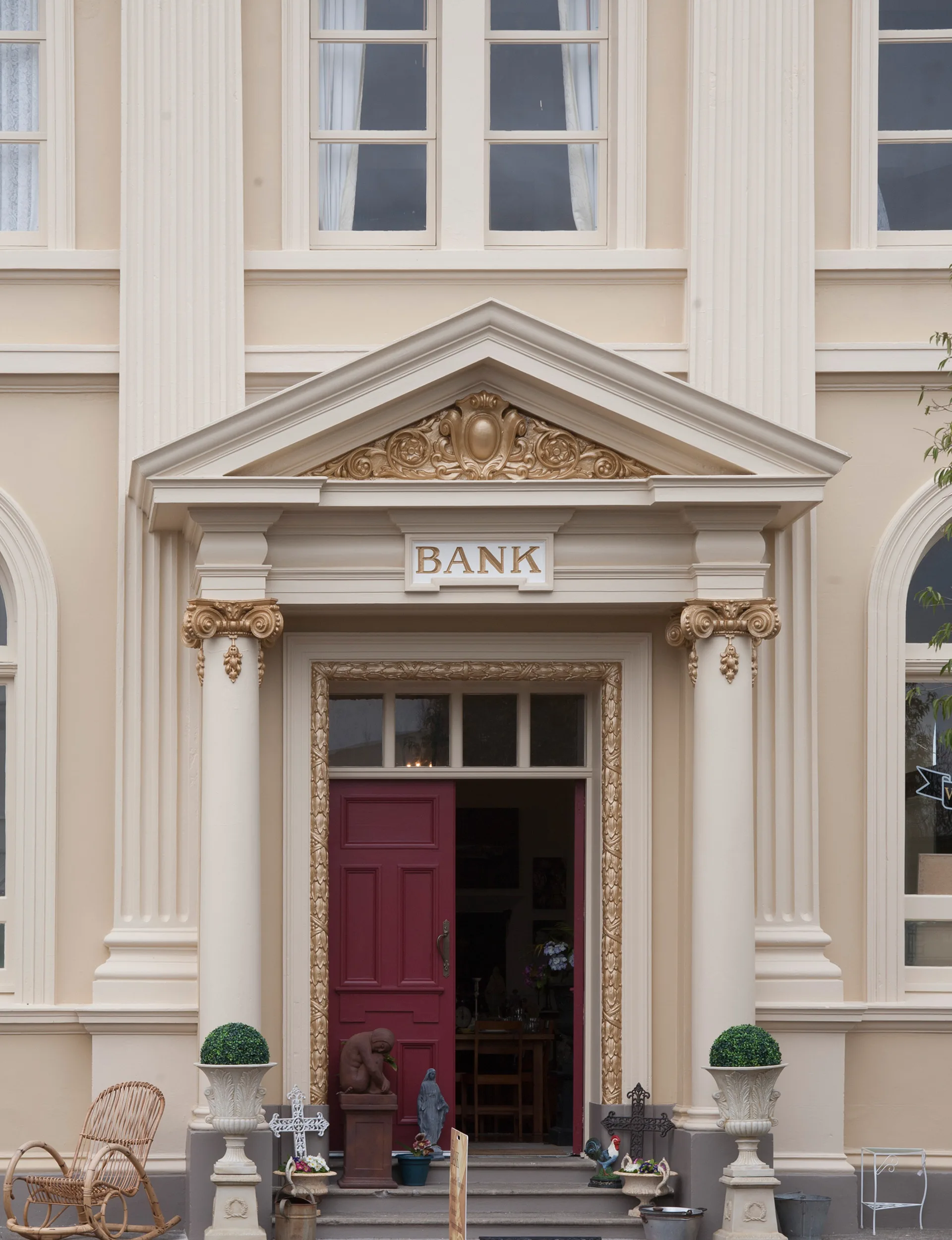 resized-bank